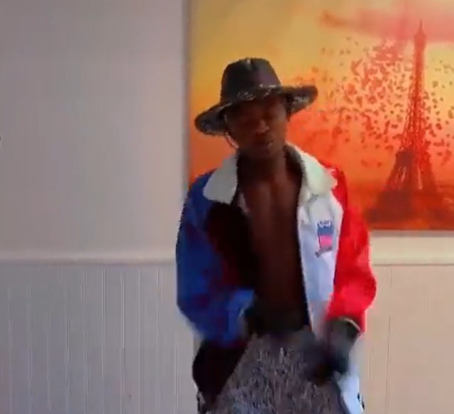 OTUN TI ZEH!!! Portable Reportedly Seizes Young Duu’s Car Amid Zeh Nation Woes 1 The controversy began when Portable, known for his energetic Afrobeat tunes, expressed his frustration in a video about Young Duu’s lacklustre performance in generating revenue for the label. The controversy began when Portable, known for his energetic Afrobeat tunes, expressed his frustration in a video about Young Duu’s lacklustre performance in generating revenue for the label. portable dance