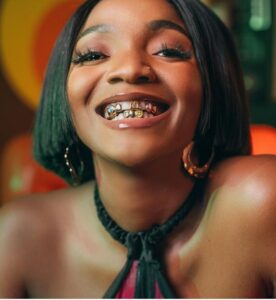 I dont want my husbands money to waste Simi shows off her grills Kemi Filani blog min copy 720x784