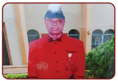 His Royal Majesty EZE (SIR) JOHN ONWUBIKO UKOMADU (KSC), 0zo 1 0f Akpaa Mba Ato Autonomous Community 3 In 1947, he entered Aggrey Memorial College Arochukwu then in Aba there was no Secondary School as at that time. In 1951, He sat for the Senior Cambridge School Certificate Examination and came out in flying colours. In 1947, he entered Aggrey Memorial College Arochukwu then in Aba there was no Secondary School as at that time. In 1951, He sat for the Senior Cambridge School Certificate Examination and came out in flying colours. HRM Eze (sir) John O. Ukomadu on his Knight regalia