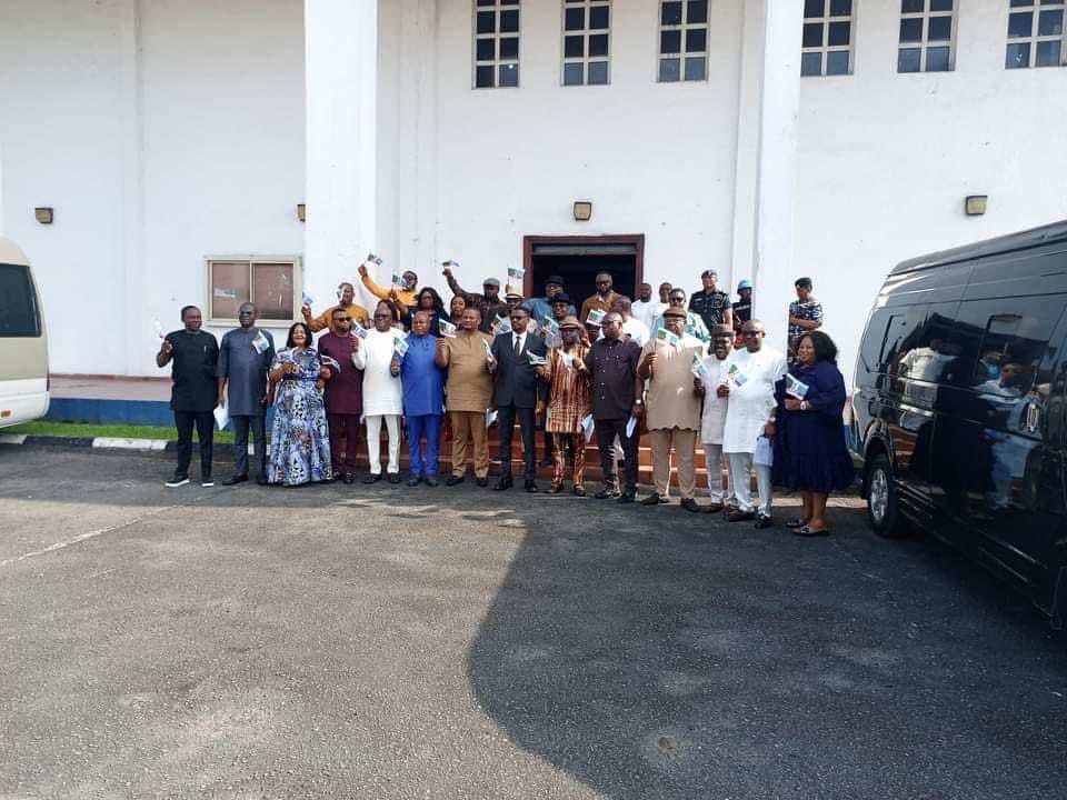 BREAKING: 27 Rivers Lawmakers Allegedly Defect To APC 1 Under the direction of Martin Amaewhule, a known ally of FCT Minister Nyesom Wike, 27 members of the Rivers State House of Assembly loyal to the minister have formally defected from the Peoples Democratic Party (PDP) to the All Progressive Congress (APC). Under the direction of Martin Amaewhule, a known ally of FCT Minister Nyesom Wike, 27 members of the Rivers State House of Assembly loyal to the minister have formally defected from the Peoples Democratic Party (PDP) to the All Progressive Congress (APC). PDP to APC 2