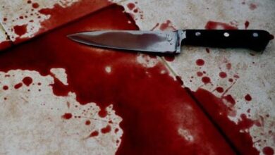 KNIFE BLOOD