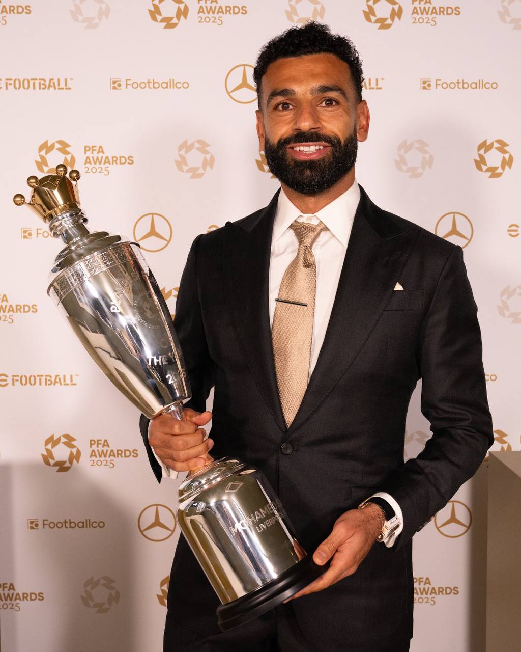 Mohamed Salah Makes History with Record Third PFA Player of the Year Award 1 Liverpool forward Mohamed Salah has etched his name into Premier League history once again, becoming the first player ever to win the Professional Footballers' Association (PFA) Men’s Player of the Year award three times. The Egyptian superstar achieved this remarkable feat after a record-breaking 2024/25 season that saw him dominate both in goals and assists. Liverpool forward Mohamed Salah has etched his name into Premier League history once again, becoming the first player ever to win the Professional Footballers' Association (PFA) Men’s Player of the Year award three times. The Egyptian superstar achieved this remarkable feat after a record-breaking 2024/25 season that saw him dominate both in goals and assists. IMG 20250820 WA0021