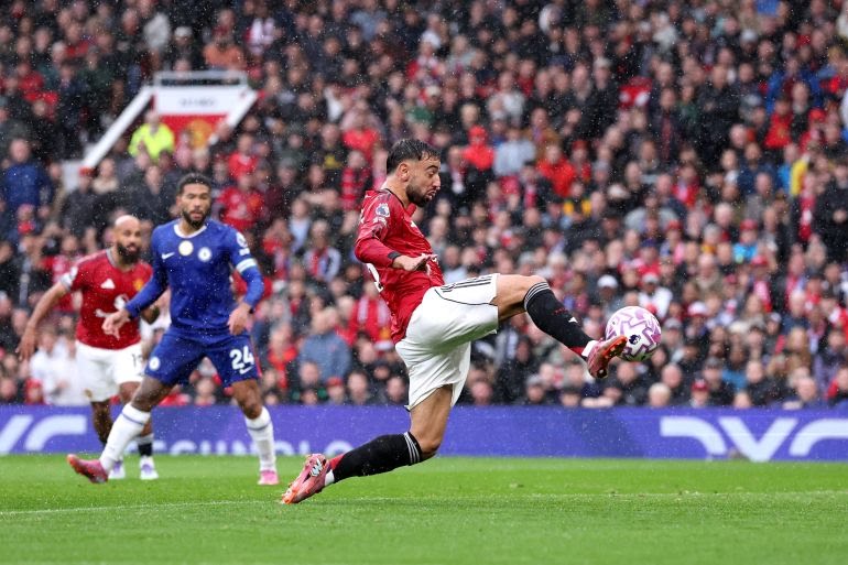 Manchester United 2-1 Chelsea: Red Cards, Rain, and Resilience at Old Trafford 1 Old Trafford was the theatre of drama on Saturday night as Manchester United edged Chelsea 2-1 in a Premier League showdown that had everything — goals, milestones, red cards, and relentless tension under pouring rain. Old Trafford was the theatre of drama on Saturday night as Manchester United edged Chelsea 2-1 in a Premier League showdown that had everything — goals, milestones, red cards, and relentless tension under pouring rain. getty 68cedcb913 1758387385