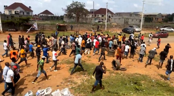 Sowore, Others Flee for Their Lives as Police Fire Gunshots” — weaving in context, stakes, and implications. 3 When all the leaders of a peaceful protests are forced to scatter at the crack of gunshots, the message is chilling: dissent in Nigeria remains perilous. On Monday, amidst chants of “Free Nnamdi Kanu now” and other manifest calls for justice and constitutional rights in the country, the figure of Omoyele Sowore and many protest participants found themselves fleeing in panic as security forces unleashed tear gas and live fire rounds. What should have been a demonstration of civic courage instead became a scene of chaos, fear, and the stark reminder of a government dearly insecure about the power of collective voice. When all the leaders of a peaceful protests are forced to scatter at the crack of gunshots, the message is chilling: dissent in Nigeria remains perilous. On Monday, amidst chants of “Free Nnamdi Kanu now” and other manifest calls for justice and constitutional rights in the country, the figure of Omoyele Sowore and many protest participants found themselves fleeing in panic as security forces unleashed tear gas and live fire rounds. What should have been a demonstration of civic courage instead became a scene of chaos, fear, and the stark reminder of a government dearly insecure about the power of collective voice. Sowore and other peaceful protesters flee for their lives as uniformed armed men fired their bullets in attempt to disperse #FreeNnamdiKanuNow peaceful protesters