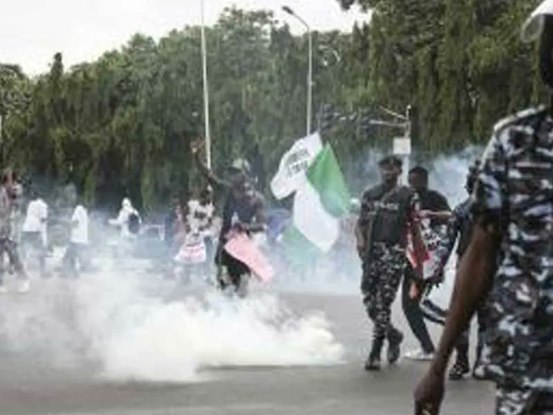 Sowore, Others Flee for Their Lives as Police Fire Gunshots” — weaving in context, stakes, and implications. 2 When all the leaders of a peaceful protests are forced to scatter at the crack of gunshots, the message is chilling: dissent in Nigeria remains perilous. On Monday, amidst chants of “Free Nnamdi Kanu now” and other manifest calls for justice and constitutional rights in the country, the figure of Omoyele Sowore and many protest participants found themselves fleeing in panic as security forces unleashed tear gas and live fire rounds. What should have been a demonstration of civic courage instead became a scene of chaos, fear, and the stark reminder of a government dearly insecure about the power of collective voice. When all the leaders of a peaceful protests are forced to scatter at the crack of gunshots, the message is chilling: dissent in Nigeria remains perilous. On Monday, amidst chants of “Free Nnamdi Kanu now” and other manifest calls for justice and constitutional rights in the country, the figure of Omoyele Sowore and many protest participants found themselves fleeing in panic as security forces unleashed tear gas and live fire rounds. What should have been a demonstration of civic courage instead became a scene of chaos, fear, and the stark reminder of a government dearly insecure about the power of collective voice. Armed Police men fired tear gas on #FreeNnamdiKanuNow peaceful protesters